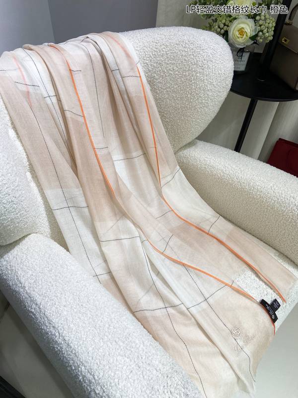 Loro Piana Scarf LPC00050 Loro Piana Scarf LPC00050